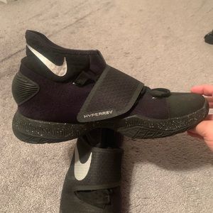 Nike HyperRev Men’s 13 Silver & Black